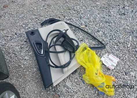 2015 Chrysler 200 C z USA, uszkodzony, nr VIN 1C3CCCCB5FN742526